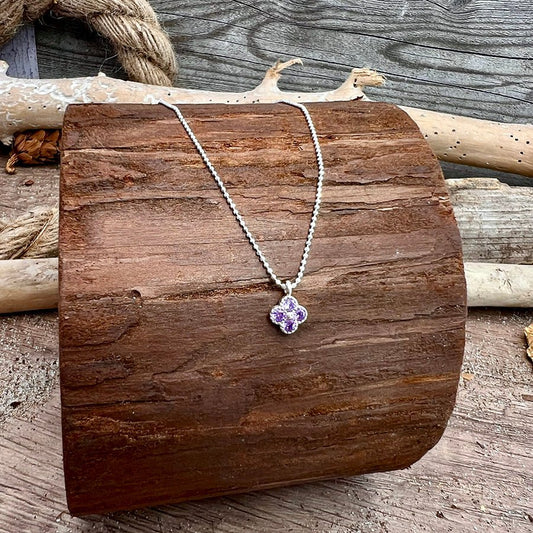 Collier femme PURPLE DRAMA, SWEETHEART – chaîne boules facettées scintillantes, pendentif trèfle zircons violets façon améthyste et argent 925 – bijoux fait main en argent 925 | Pitch & Néo