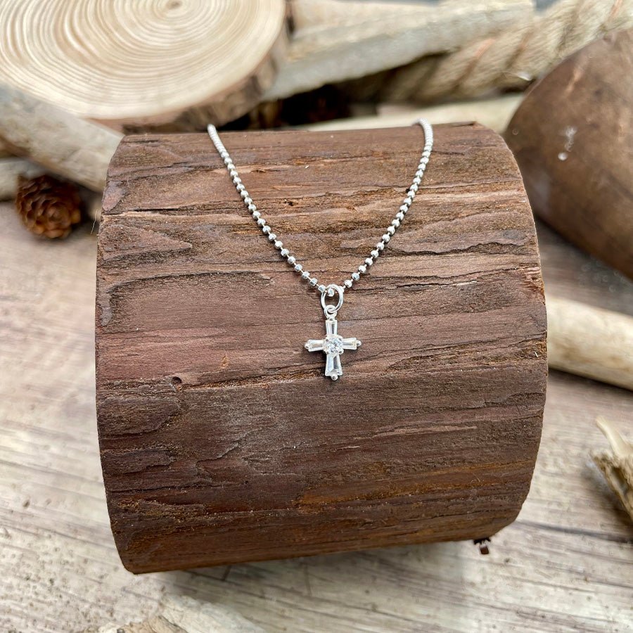 Collier femme SAVED BY STYLE – chaîne boules facettées scintillantes & pendentif croix zircons baguette en argent 925 – bijoux fait main en argent 925 | Pitch & Néo