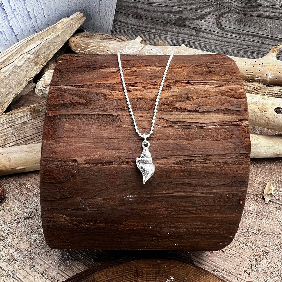 Collier femme SHELL YEAH – chaîne boules facettées scintillantes, pendentif coquillage conque oversize et argent 925 – bijoux fait main en argent 925 | Pitch & Néo