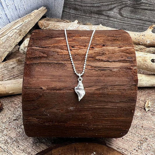 Collier femme SHELL YEAH – chaîne boules facettées scintillantes, pendentif coquillage conque oversize et argent 925 – bijoux fait main en argent 925 | Pitch & Néo