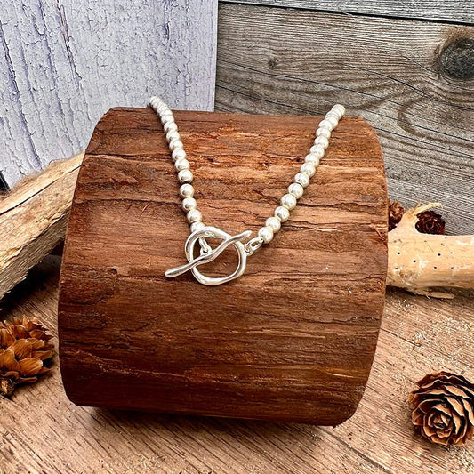 Collier femme SHUT UP & POLISH ME – perles boules 4 mm & fermoir toggle fondu en argent 925 – bijoux fait main en argent 925 | Pitch & Néo