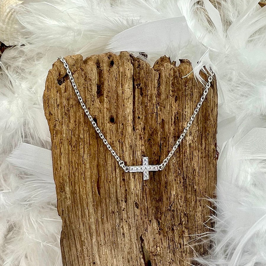 Collier femme SWEAR ON MY SPARKLE – chaîne forçat & pendentif croix pavée de zircons façon diamant en argent 925 – bijoux fait main en argent 925 | Pitch & Néo