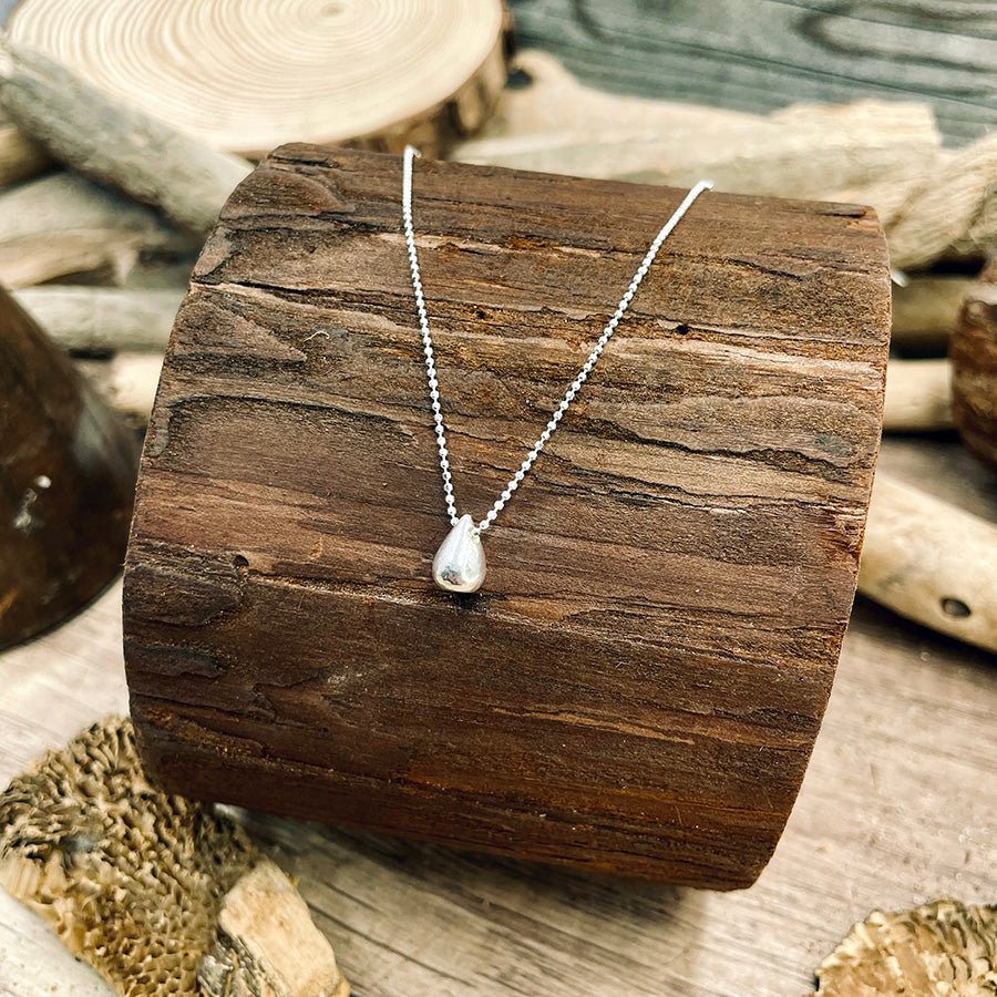 Collier femme TEAR OF A WITCH – chaîne boules facettées scintillantes & pendentif goutte et argent 925 – bijoux fait main en argent 925 | Pitch & Néo