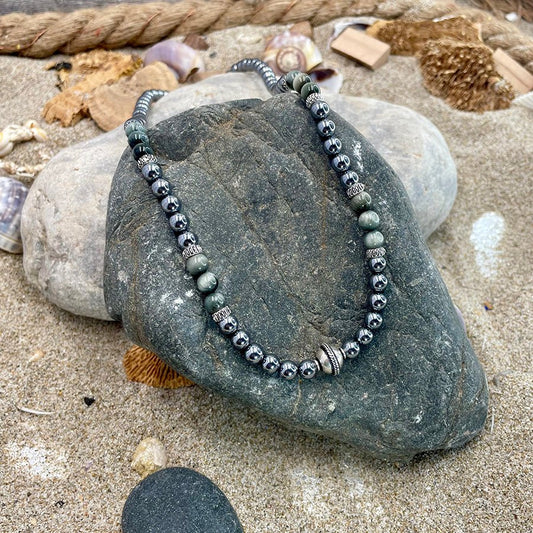 Collier homme EAGLE VISION – perles de térahertz, perles d’œil d’aigle et argent 925 – bijoux fait main en argent 925 | Pitch & Néo