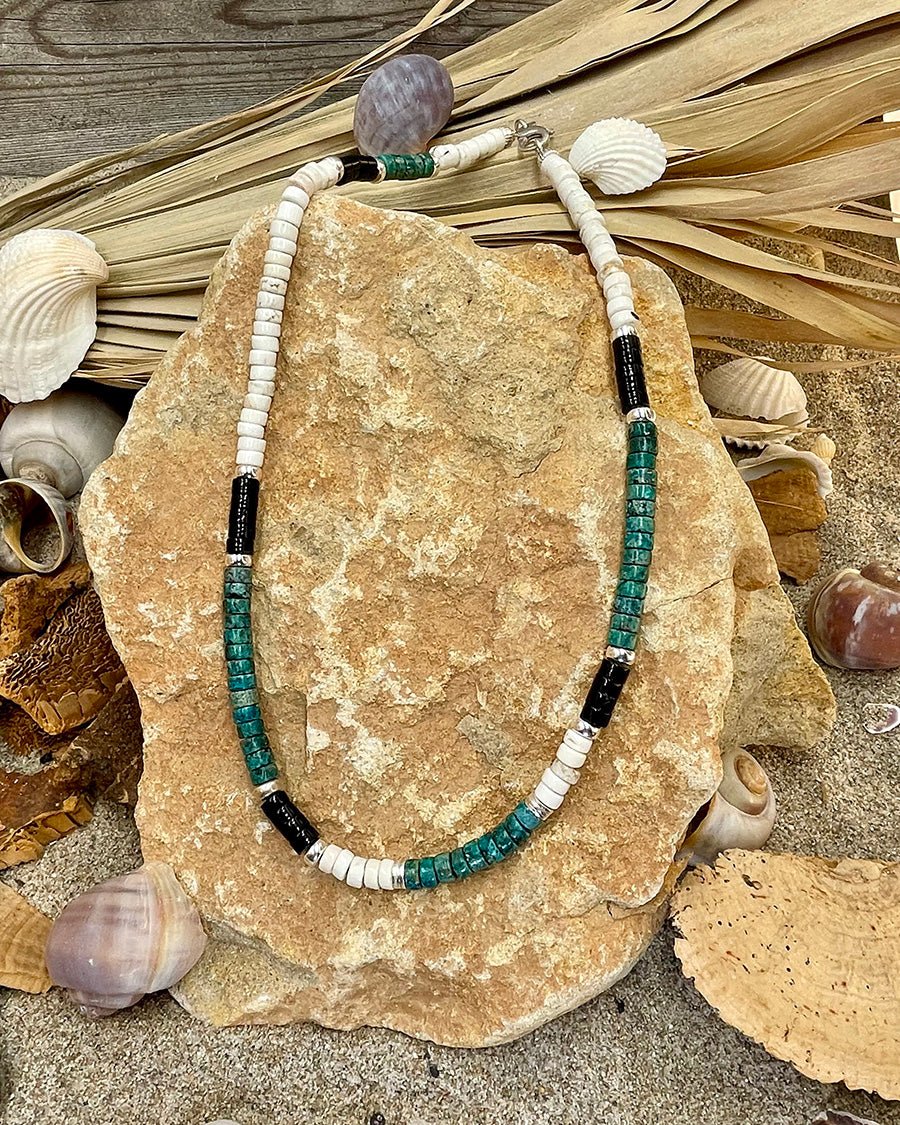 Collier homme surfeur BLACK REEF – perles heishi turquoise véritables, howlite et onyx 6 mm, fermoir mousqueton argent 925 – bijoux fait main en argent 925 | Pitch & Néo