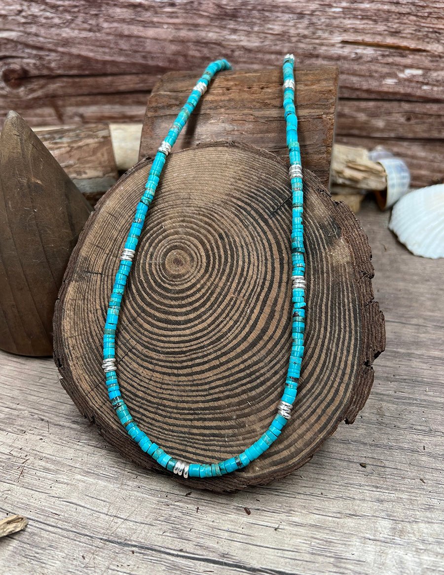 Collier homme surfeur OCEAN ADDICT – perles heishi turquoise naturelle 4 mm et fermoir mousqueton en argent 925 – bijoux fait main en argent 925 | Pitch & Néo