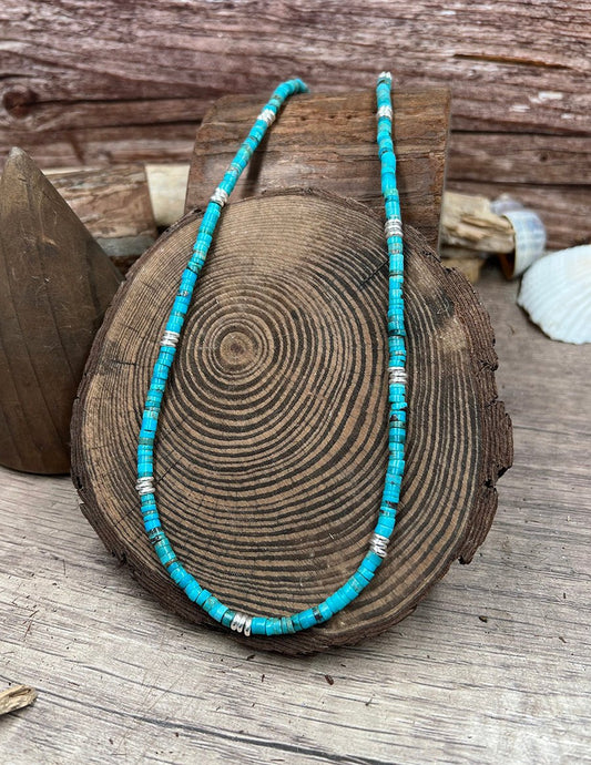 Collier homme surfeur OCEAN ADDICT – perles heishi turquoise naturelle 4 mm et fermoir mousqueton en argent 925 – bijoux fait main en argent 925 | Pitch & Néo