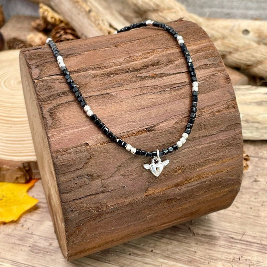 Collier perles femme ANGELS DON’T BLUSH – perles en pierre fine de spinelle noire & pendentif cadenas cœur ailé en argent 925 – bijoux fait main en argent 925 | Pitch & Néo