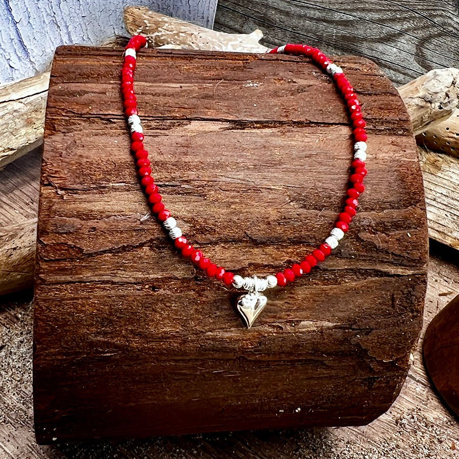 Collier perles femme BACK OFF, I'M IN LOVE – perles en pierre fine de corail bambou & pendentif cœur allongé avec perles facettées scintillantes en argent 925 – bijoux fait main en argent 925 | Pitch & Néo