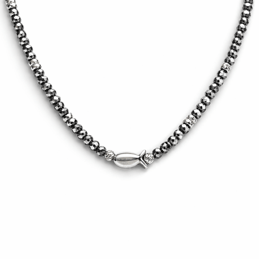 Collier perles femme CATCH MY SHINE – perles rondelles facettées en térahertz & pendentif poisson miroir en argent 925 – bijoux fait main en argent 925 | Pitch & Néo