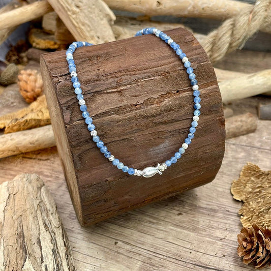 Collier perles femme DIVE INTO ME – perles de cyanite & pendentif poisson miroir et argent 925 – bijoux fait main en argent 925 | Pitch & Néo