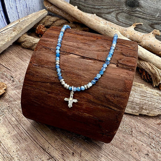 Collier perles femme HALLELU - BLING – perles de cyanite & pendentif croix zircon baguette en argent 925 – bijoux fait main en argent 925 | Pitch & Néo