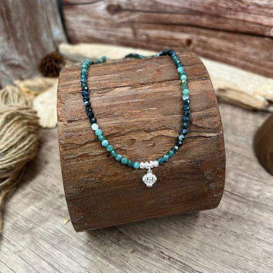 Collier perles femme I’M NOT AVAILABLE FOR BASIC – dégradé de perles de tourmaline bleu/verte, pendentif coquillage serti de zircon, argent 925 – bijoux fait main en argent 925 | Pitch & Néo