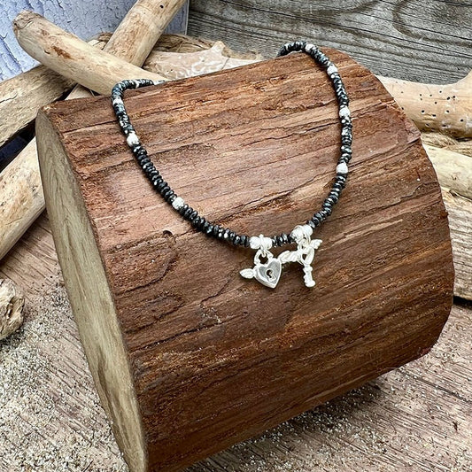 Collier perles femme KEEP OUT, DARLING, I'M BUSY – perles d’hématite facettées, pendentifs cœur cadenas & clé ailée en argent 925 – bijoux fait main en argent 925 | Pitch & Néo