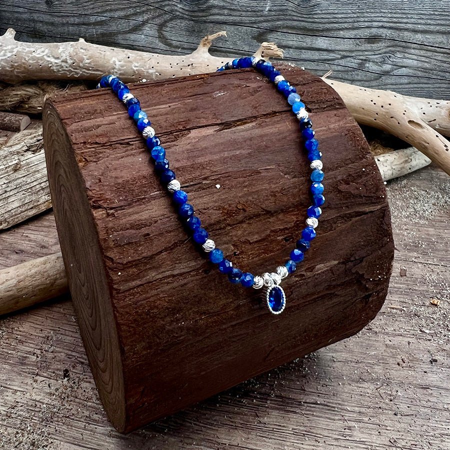 Collier perles femme LAST CRUSH BEFORE MIDNIGHT – perles de cyanite & pendentif ovale zircon bleu serti milgrain en argent 925 – bijoux fait main en argent 925 | Pitch & Néo