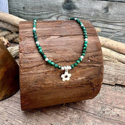 Collier perles femme LICK MY MINT – perles de malachite, & pendentif fleur miroir en argent 925 – bijoux fait main en argent 925 | Pitch & Néo