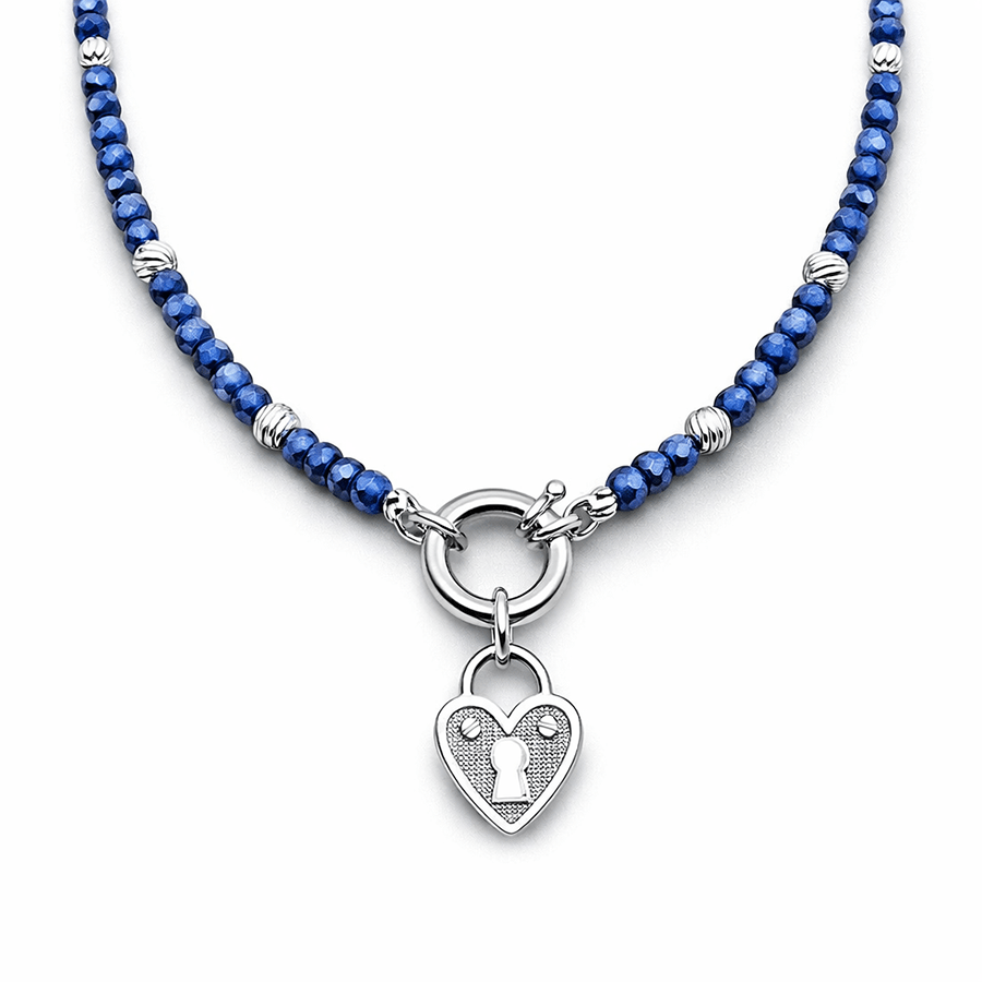 Collier perles femme LOCKED WITH NO KISS – perles de saphir naturel facettées & pendentif cadenas cœur, fermoir bouée et argent 925 – bijoux fait main en argent 925 | Pitch & Néo