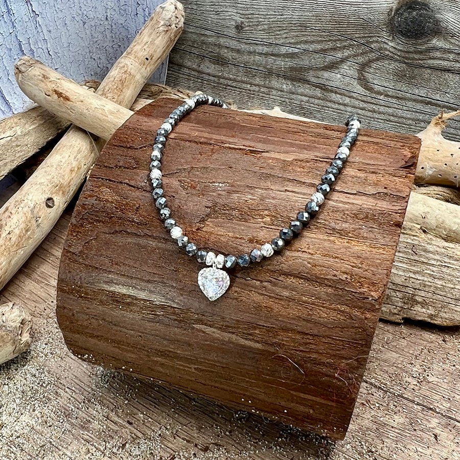 Collier perles femme LOVE & TROUBLE – perles de térahertz japonais, & pendentif cœur zircon taille cœur halo milgrain et argent 925 – bijoux fait main en argent 925 | Pitch & Néo