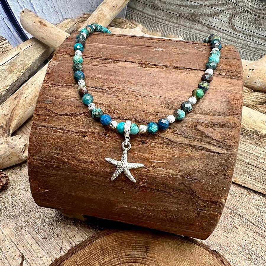 Collier perles femme OCEAN HANGOVER – perles d’azurite facettées, & pendentif étoile de mer oversize en argent 925 – bijoux fait main en argent 925 | Pitch & Néo