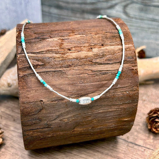 Collier perles femme POOL BOY DON’T TEXT BACK – perles en pierre fine de turquoise naturelle & perles liquid silver avec pendentif LOVE haricot en argent 925 – bijoux fait main en argent 925 | Pitch & Néo