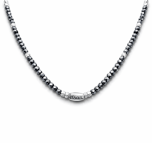 Collier perles femme SAY LOVE OR SHUT UP – perles de térahertz facettées, esperluette & pendentif galet gravure LOVE en argent 925 – bijoux fait main en argent 925 | Pitch & Néo