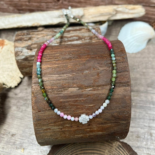 Collier perles femme SKITTLES FOR ADULTS – perles de tourmaline dégradée multicolore, pendentif trèfle en zircon, argent 925 – bijoux fait main en argent 925 | Pitch & Néo