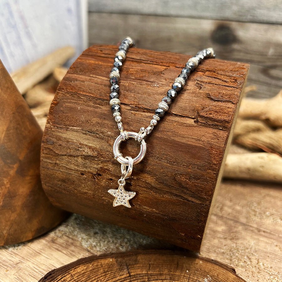 Collier perles femme SPARK ME UP – perles de térahertz facettées, fermoir bouée & pendentif étoile de mer pavé zircon et argent 925 – bijoux fait main en argent 925 | Pitch & Néo