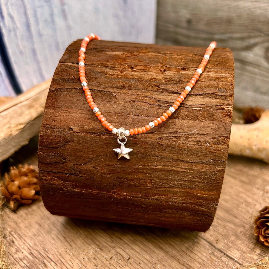 Collier perles femme STAR ME CRAZY – perles en pierre fine de corail bambou orange & pendentif étoile en argent 925 – bijoux fait main en argent 925 | Pitch & Néo
