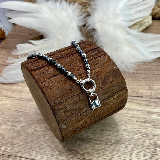 Collier perles femme STEEL LOVE – perles de térahertz japonais, & fermoir bouée oversize et cadenas massif en argent 925 – bijoux fait main en argent 925 | Pitch & Néo