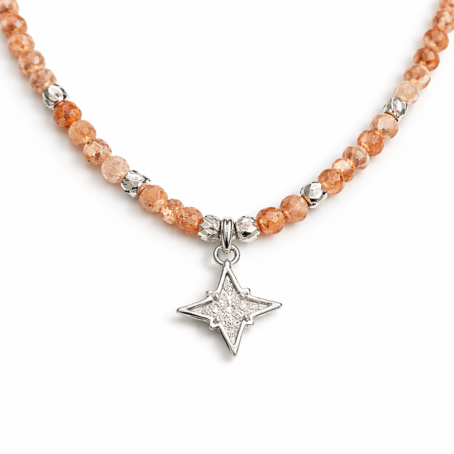 Collier perles femme SUNKISSED WITH ATTITUDE – perles de pierre de soleil facettées & pendentif étoile polaire sertie d’un zircon losange en argent 925 – bijoux fait main en argent 925 | Pitch & Néo
