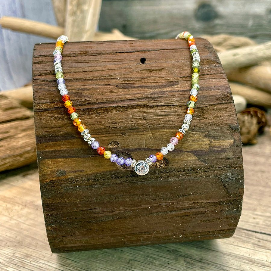 Collier perles femme TASTE ME LATER – perles de zircons multicolores & pendentif solitaire zircon façon diamant en argent 925 – bijoux fait main en argent 925 | Pitch & Néo