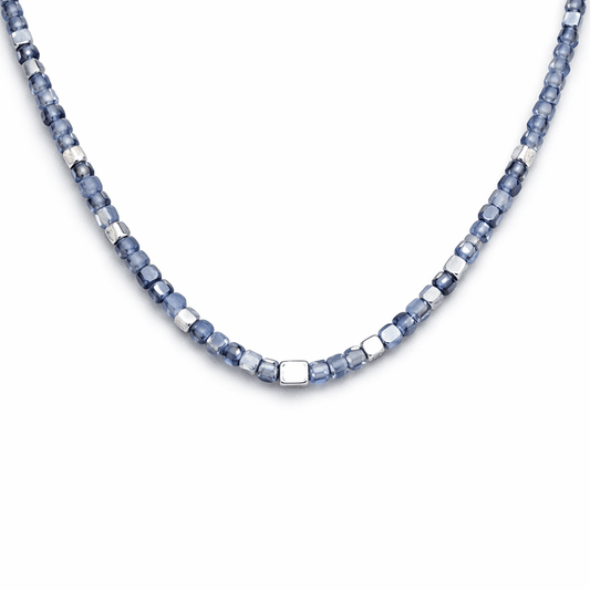 Collier perles femme TOO HIP TO BE SQUARE – perles carrées en pierre fine d’iolite & perles facettées en argent 925 – bijoux fait main en argent 925 | Pitch & Néo