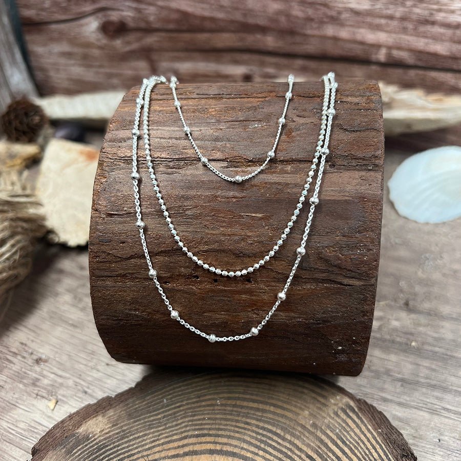 Collier triple rang femme argent 925 – MORE IS NOT ENOUGH, chaînes boules facettées scintillantes et chaînes forçat – bijoux fait main en argent 925 | Pitch & Néo