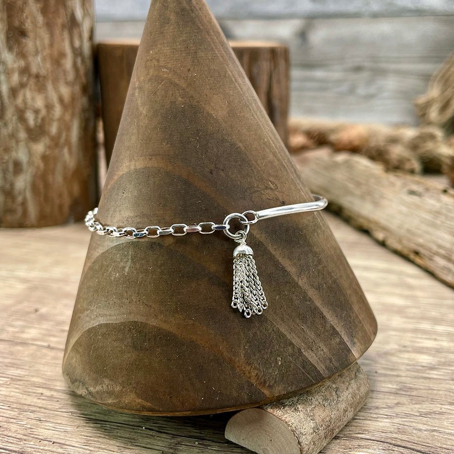 FRINGE BRACELET DEMI - JONC AVEC CHAÎNE VÉNITIENNE ET PENDENTIF POMPON EN ARGENT 925 – bijoux fait main en argent 925 | Pitch & Néo