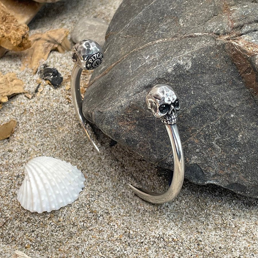 Jonc homme DUALITY – argent 925, têtes de mort et étoile gravée – bijoux fait main en argent 925 | Pitch & Néo