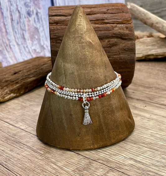 MANGO SMOOTHIE BRACELET MULTI - RANGS EN PERLES DE CORNALINE DIAMANTÉES AVEC PENDENTIF POMPON EN ARGENT 925 – bijoux fait main en argent 925 | Pitch & Néo