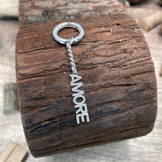 TESORO MIO PORTE - CLÉS MOUSQUETON AVEC CHAÎNE GOURMETTE ET PENDENTIF "AMORE" EN LETTRES PAVÉES DE ZIRCONS EN ARGENT 925 – bijoux fait main en argent 925 | Pitch & Néo